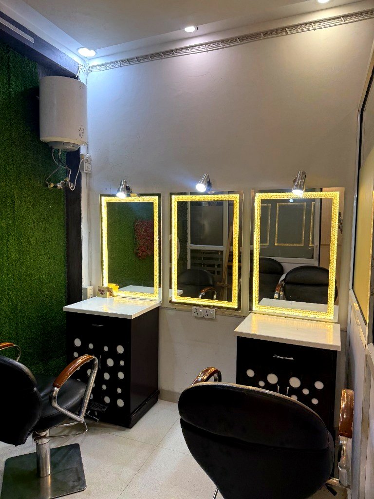 VIP LED Vanity Makeup Suite Beauty Passion Prem Nagar